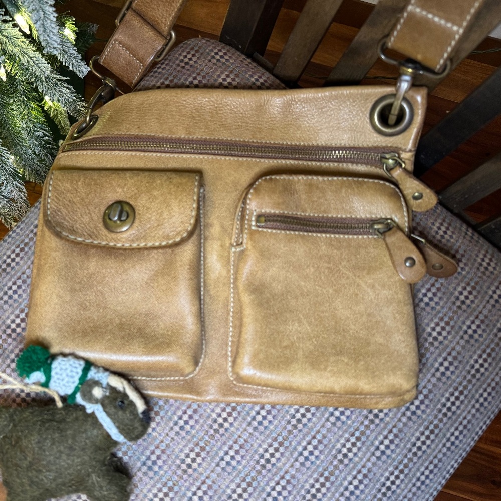 Roots Canada Village bag in natural   Crossbody